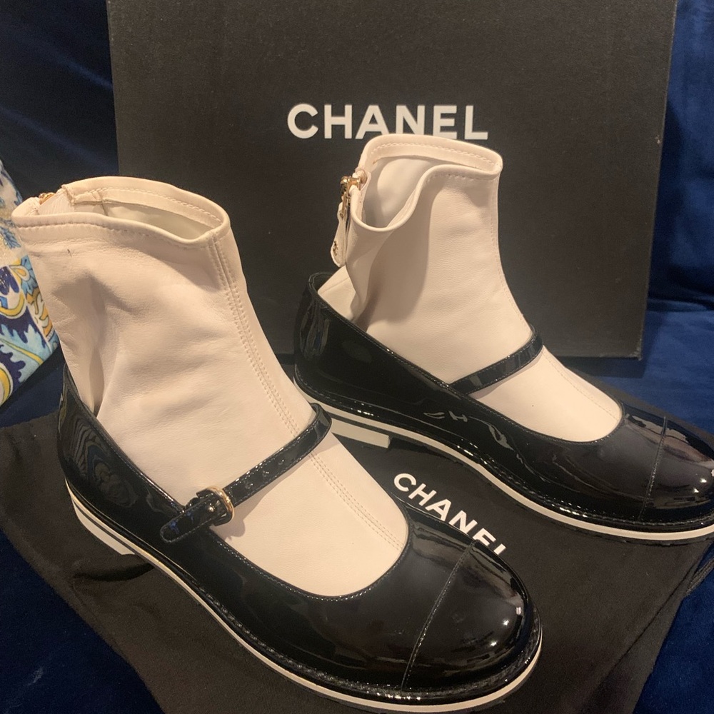 Chanel Mary Jane boots 2016 Collection G31467 Patent Leather New NIB Runway Show - Picture 8 of 16